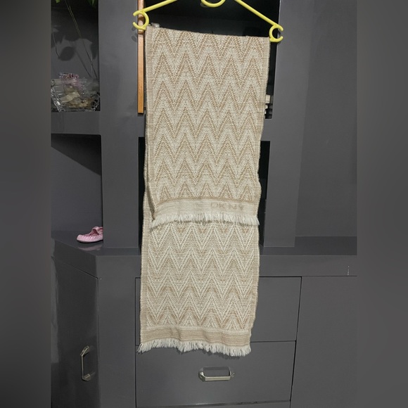 DKNY cream Color printed muffler. Size standard. Used gently - Picture 3 of 4